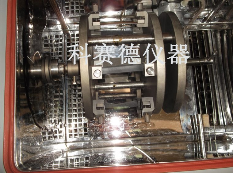 臭氧老化试验箱内部细节